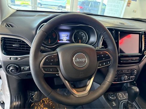 Used 2022 Jeep Cherokee Limited AWD/4WD image 22