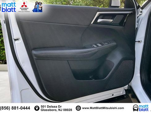 Used 2023 Mitsubishi Outlander SE image 24