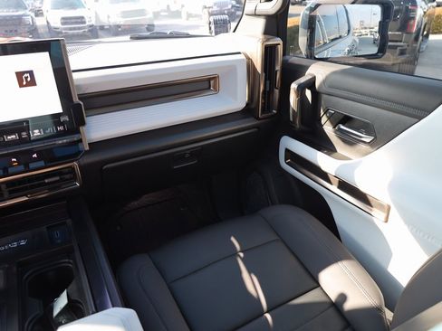 Used 2024 GMC Hummer EV 3X w/ LPO, Illumination Package image 20