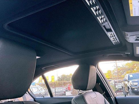 Used 2018 BMW 320i xDrive Sedan image 17