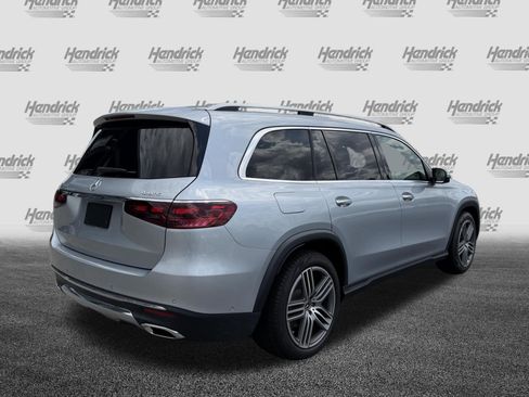 Used 2024 Mercedes-Benz GLS 450 4MATIC image 10