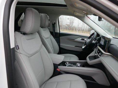 New 2026 Ford Explorer Active w/ Active Comfort Package image 7
