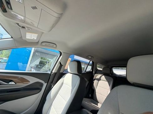Used 2020 GMC Terrain SLE w/ Driver Convenience Package FWD image 28