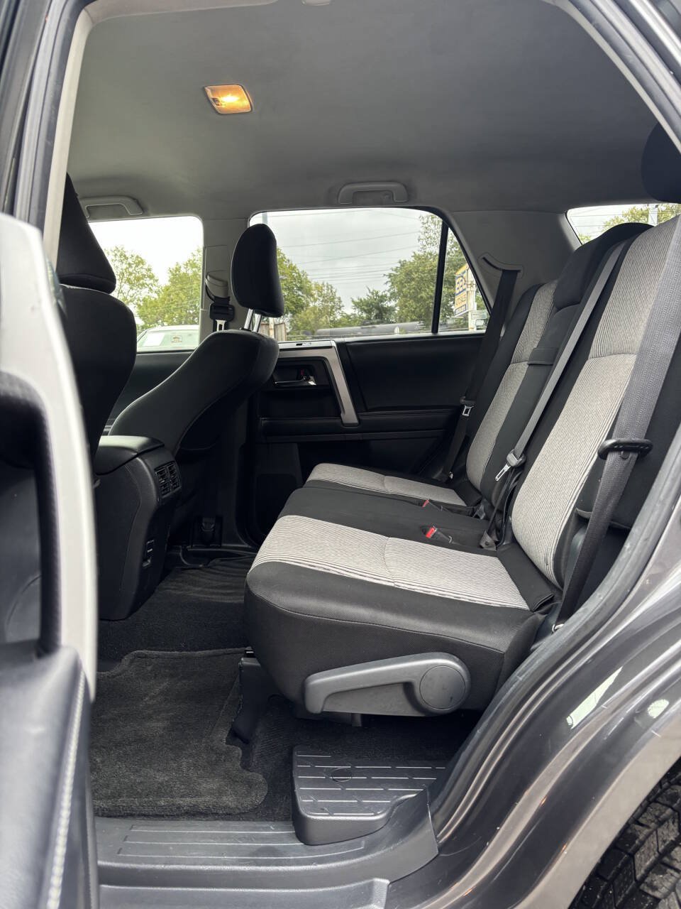 Used 2016 Toyota 4Runner SR5 AWD/4WD image 12