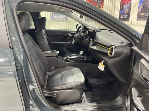 New 2026 Chevrolet Trax LT w/ Driver Confidence Package FWD image 16