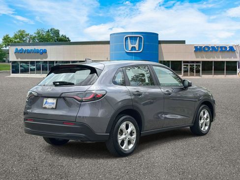 Certified 2023 Honda HR-V LX image 4