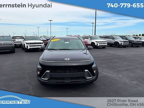 Used 2024 Hyundai Kona SEL FWD image 2