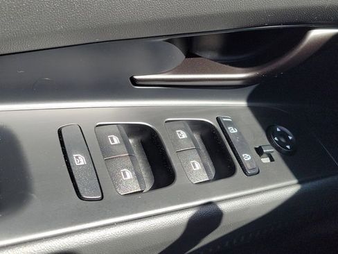 New 2026 Hyundai Elantra Sport FWD image 17
