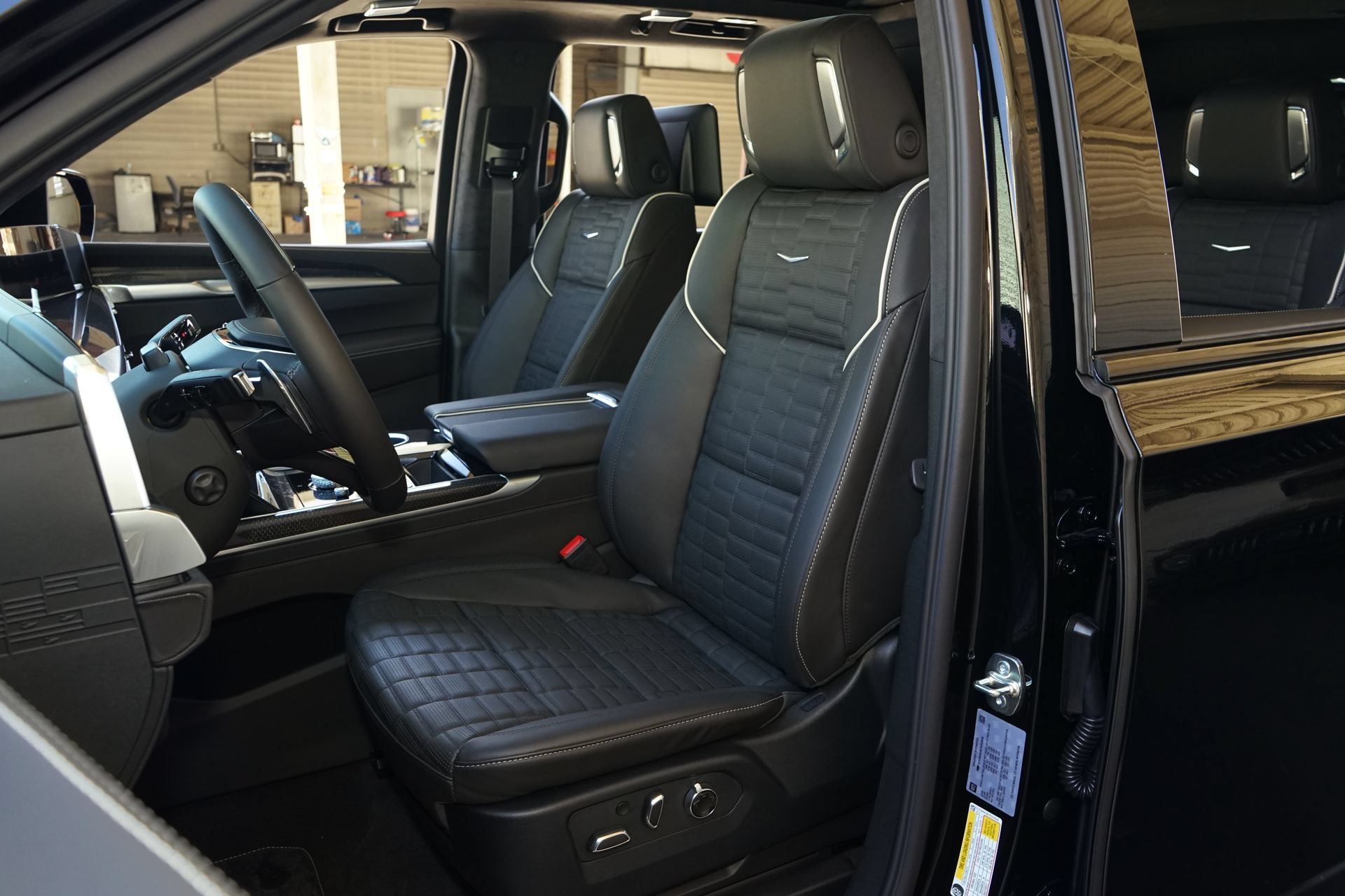 Used 2026 Cadillac Escalade V AWD/4WD image 9