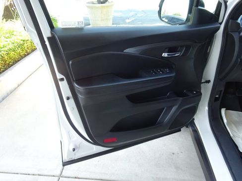 Used 2022 Honda Pilot Sport image 25