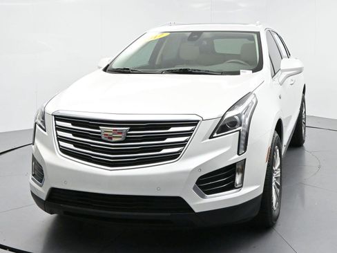 Used 2017 Cadillac XT5 Luxury w/ Driver Awareness Package FWD image 3