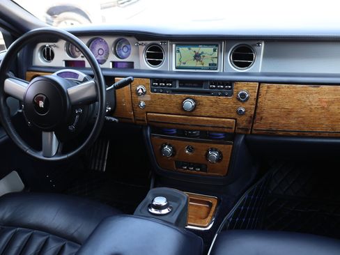 Used 2011 Rolls-Royce Phantom Sedan image 71