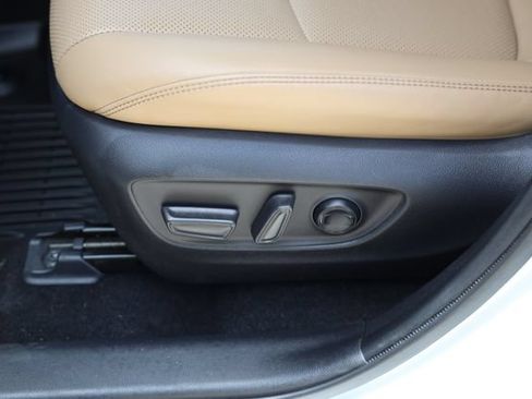 Certified 2022 Toyota RAV4 Limited AWD/4WD image 24