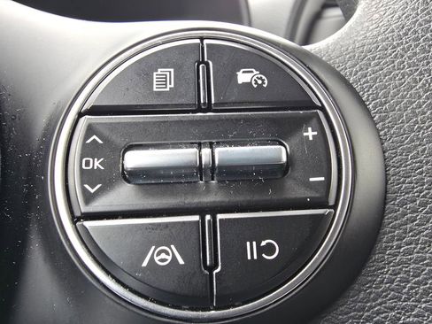 Used 2025 Kia Soul LX image 29