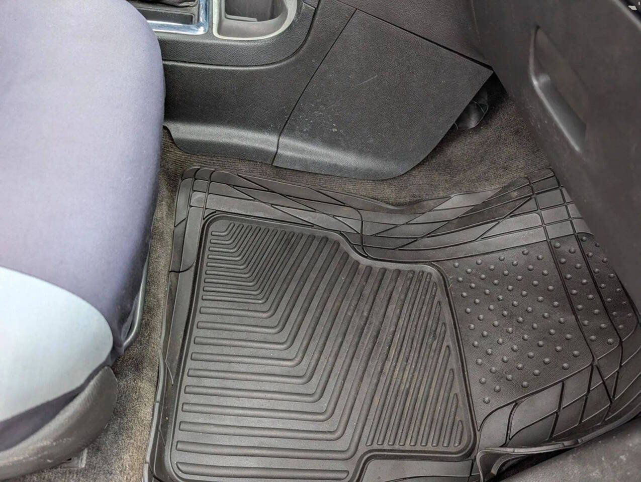 Used 2011 Chevrolet HHR LS FWD image 27