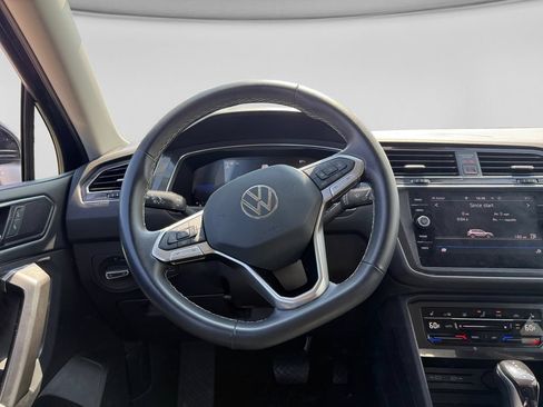Used 2023 Volkswagen Tiguan SE AWD/4WD image 14