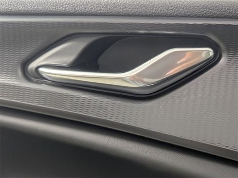 New 2025 Jeep Grand Cherokee Altitude image 16