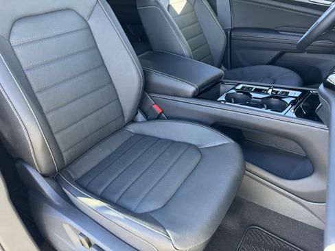 New 2026 Volkswagen Atlas Cross Sport SEL R-Line image 7