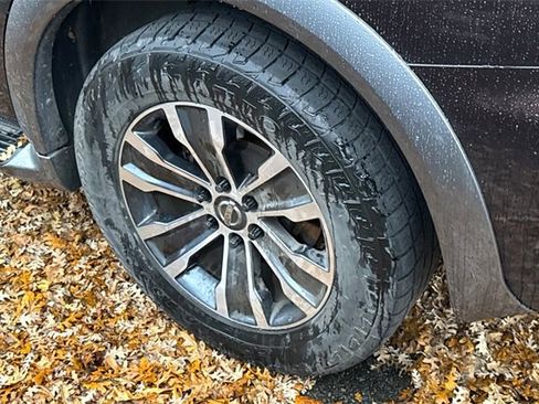 Used 2018 Nissan Armada SL image 8