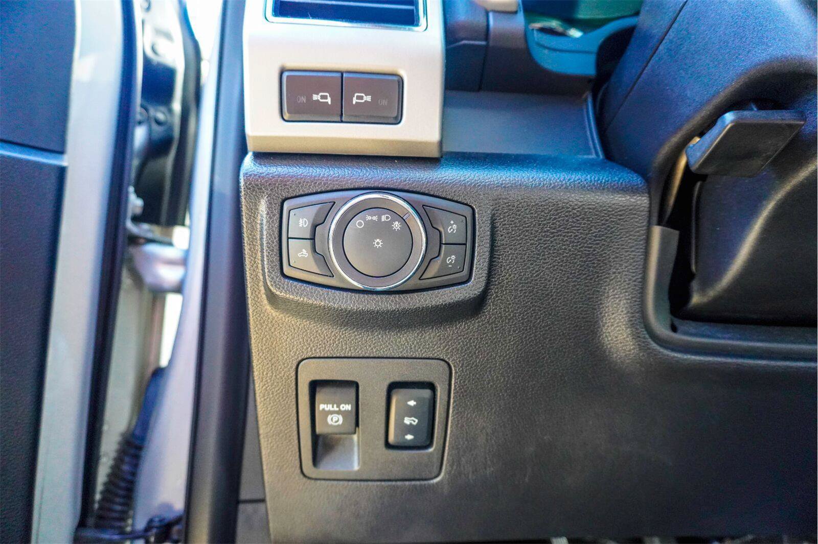 Used 2018 Ford F150 Lariat RWD image 27