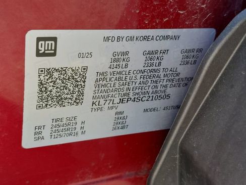 Used 2025 Chevrolet Trax RS FWD image 33