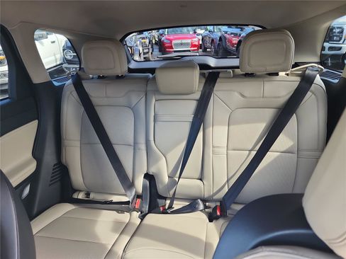 New 2026 Lincoln Corsair Premiere image 19