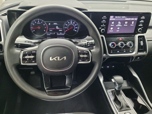 Used 2023 Kia Sorento LX image 22