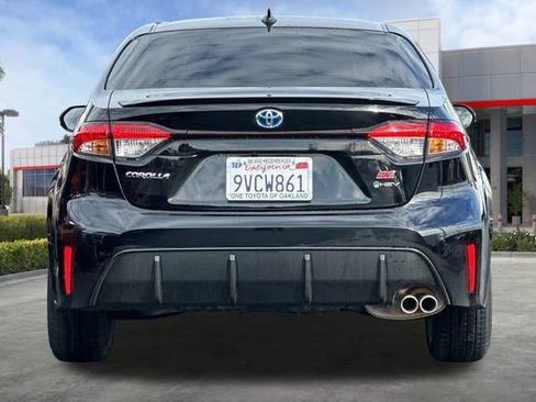 Certified 2025 Toyota Corolla SE image 6