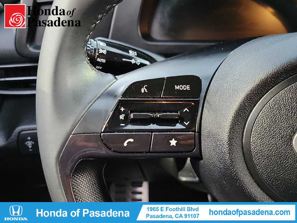 Used 2025 Hyundai Elantra Sport FWD image 11