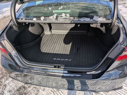 Used 2023 Toyota Camry SE image 17