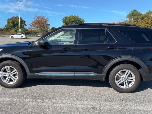 Used 2022 Ford Explorer XLT w/ Equipment Group 202A image 36