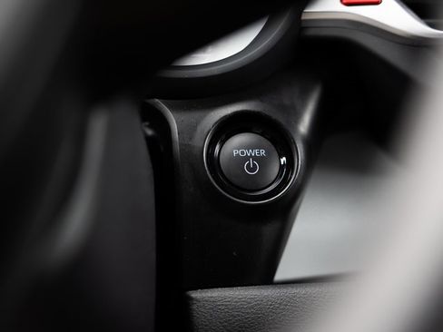 Used 2025 Toyota Sienna LE image 17