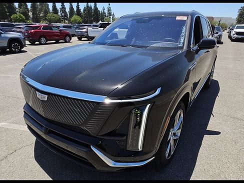 Used 2026 Cadillac Vistiq Luxury AWD/4WD image 7