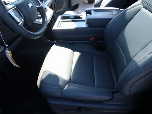 New 2025 Ford Expedition Active image 15