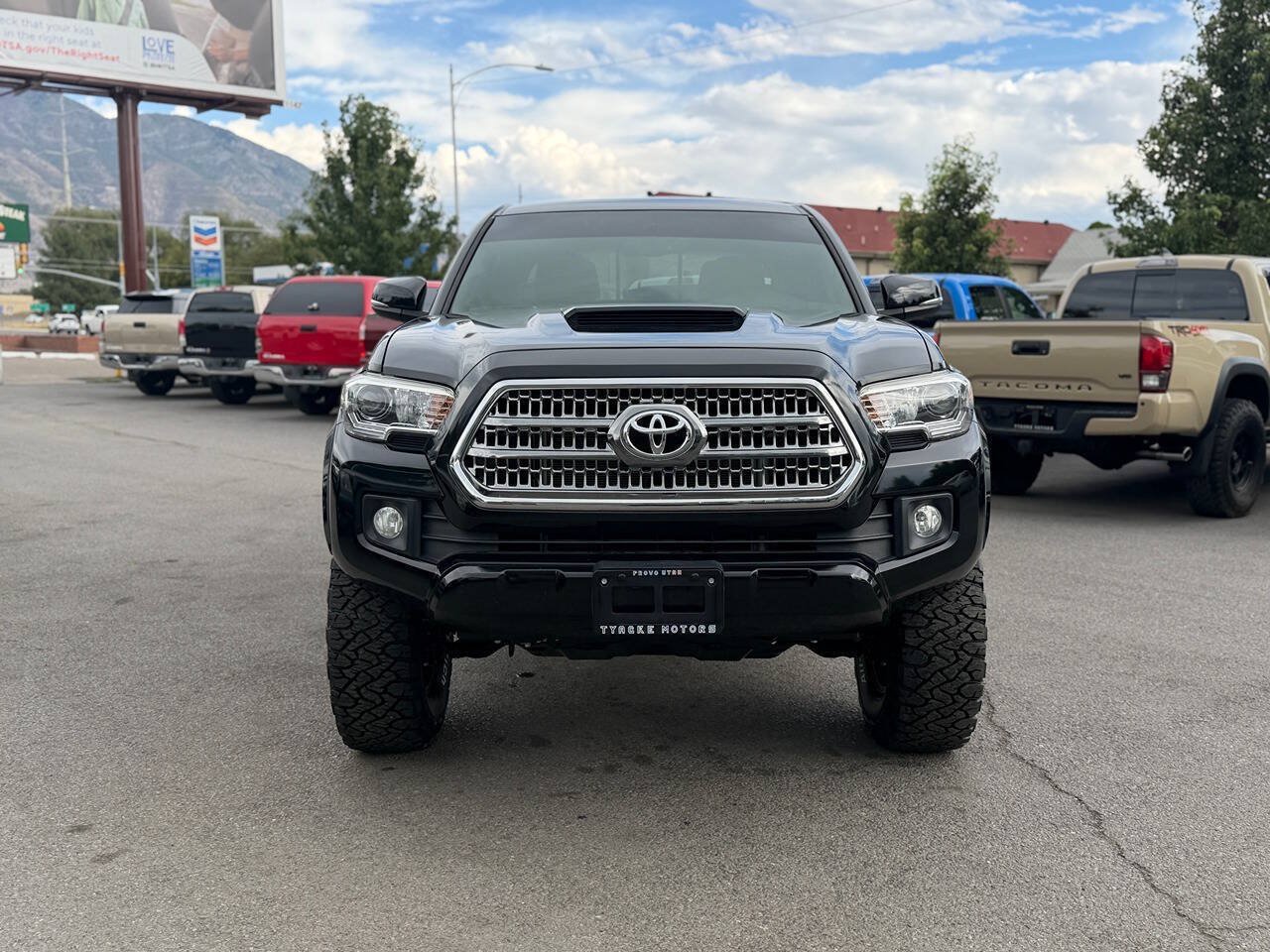 Used 2017 Toyota Tacoma TRD Sport w/ Tow Package AWD/4WD image 76