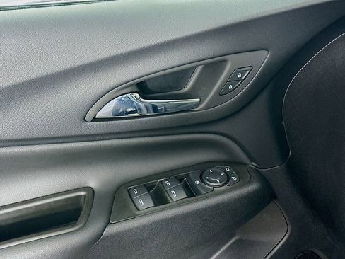 Used 2023 Chevrolet Equinox LT FWD image 23