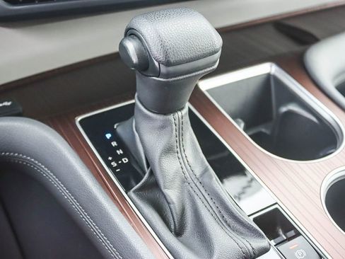 Used 2023 Toyota Sienna LE image 46