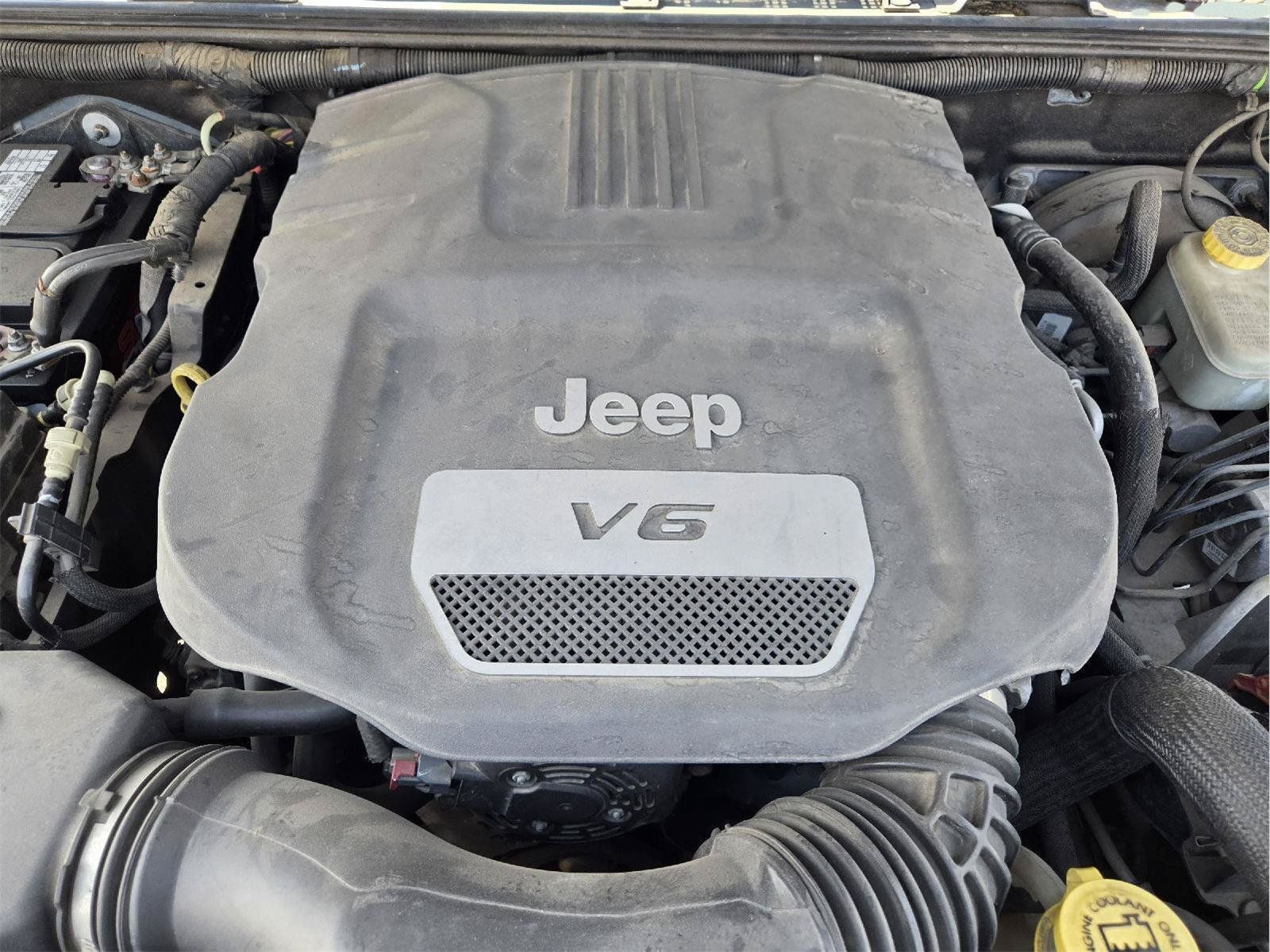 Used 2015 Jeep Wrangler Unlimited Sport w/ Quick Order Package 24S AWD/4WD image 31