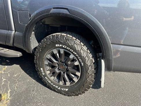 Used 2020 Nissan Titan PRO-4X w/ Pro-4x Convenience Package AWD/4WD image 14