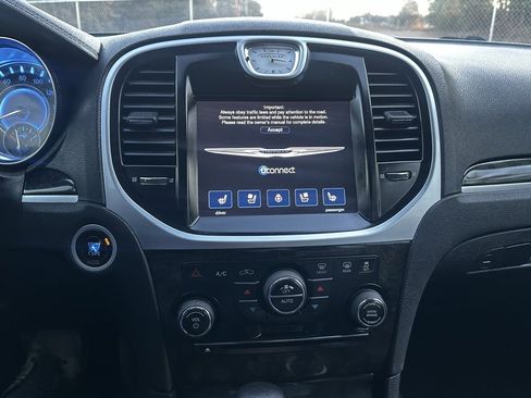 Used 2013 Chrysler 300 C image 11