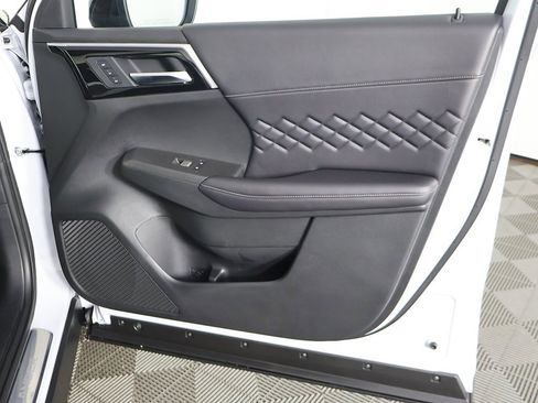 New 2025 Mitsubishi Outlander SEL Black Edition image 27