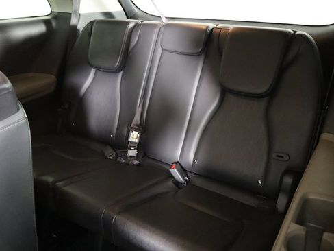Used 2025 Kia Carnival FWD image 17
