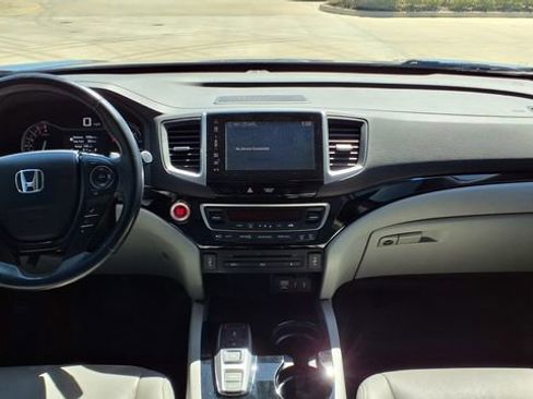 Used 2017 Honda Pilot Touring image 27