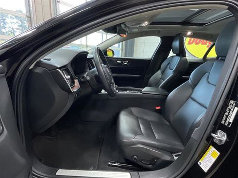 Used 2022 Volvo S60 B5 Inscription FWD image 11