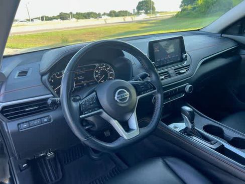 Used 2021 Nissan Altima 2.5 SR FWD image 15