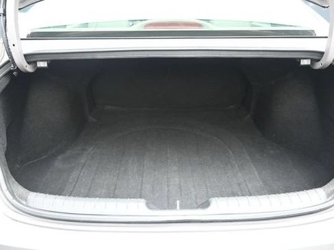 Used 2024 Hyundai Elantra SEL FWD image 34