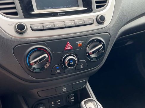 Used 2022 Hyundai Accent SE w/ Cargo Package image 29