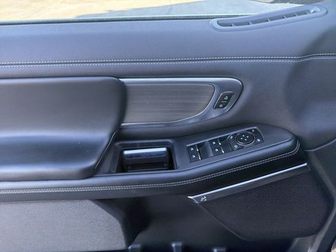 Certified 2025 Ford Expedition Platinum image 22