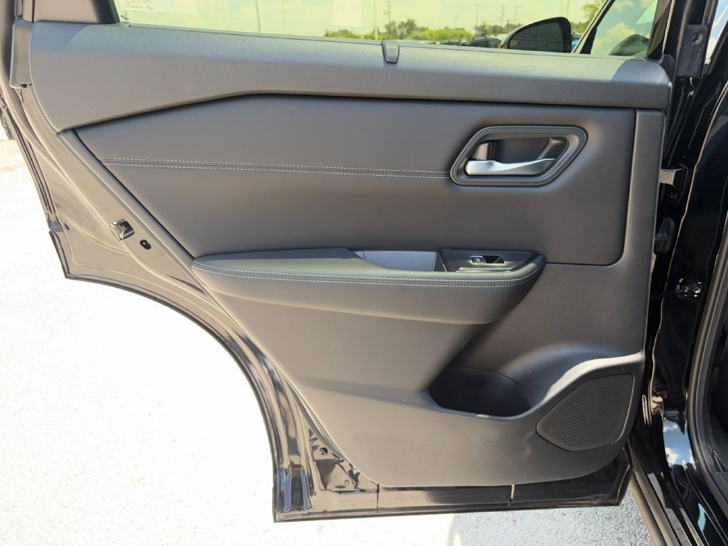 Certified 2025 Nissan Rogue SL w/ Tech Package AWD/4WD image 27