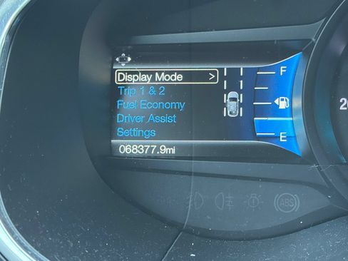 Used 2018 Ford Edge Titanium w/ Equipment Group 302A AWD/4WD image 27